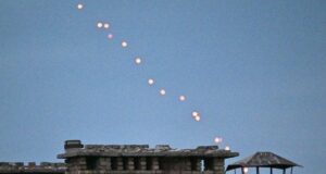 Масована атака на Кривий Ріг: російські дрони влучили у житловий сектор, є поранені Масована-атака-на-Кривий-Ріг:-російські-дрони-влучили-у-житловий-сектор,-є-поранені