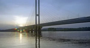 У Києві змінять рух Подільським і Південним мостами під час тривог У Києві змінять рух Подільським і Південним мостами під час тривог