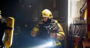 Атака дронів на Кривий Ріг: поранені та руйнування внаслідок нічного обстрілу Під ударом будинки, навчальні заклади і бізнес: РФ масовано атакувала Кривий Ріг