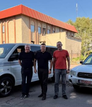 Литовські-партнери-передали-Нововолинській-громаді-два-автомобілі