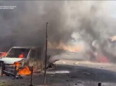 Росія вдарила по українському місту: горять магазини й авто, є загиблі та поранені Росія-вдарила-по українському-місту:-горять-магазини-й авто,-є загиблі-та поранені