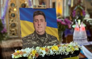 Прощання з Героєм України Андрієм Микитюком у Нововолинську Нововолинська-громада-провела-в-останню-путь-Героя-Андрія-Микитюка