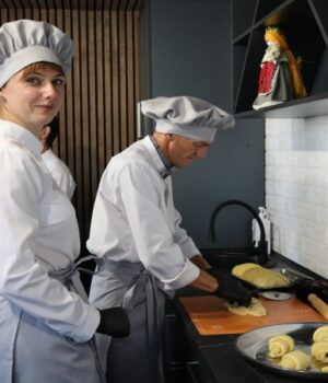 Частину-випічки-–-дітям:-у-місті-на-Волині-запрацювала-соціальна-кав’ярня-пекарня