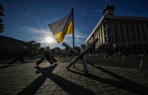 Україна витрачає на війну дедалі більше, тоді як Росія руйнує її економіку, – Reuters Україна-витрачає-на-війну-дедалі-більше,-тоді-як-Росія-руйнує-її-економіку,-–-reuters