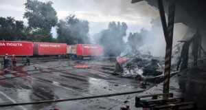 Російський дрон атакував термінал “Нової пошти” в Одеській області Термінал “Нової пошти” на Одещині знову атакувала РФ, є постраждалі
