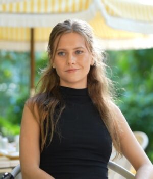 «Не-віриться,-що-нарешті-вдома».-Співачка-Валерія-Вовк-повернулася-в-Україну-і-виступає-для-військових «Не-віриться,-що-нарешті-вдома».-Співачка-Валерія-Вовк-повернулася-в-Україну-і-виступає-для-військових
