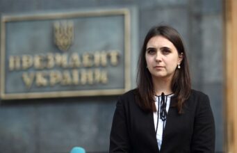 В Україні запроваджено санкції проти десяти осіб, включаючи Юлію Мендель Зеленський підписав указ про санкції проти ексречниці Юлії Мендель