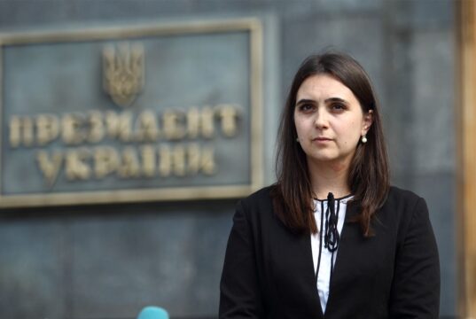 В Україні запроваджено санкції проти десяти осіб, включаючи Юлію Мендель Зеленський підписав указ про санкції проти ексречниці Юлії Мендель