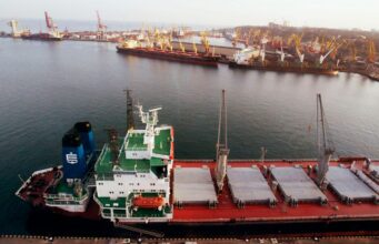 Системні атаки Росії призвели до різкого скорочення вантажопереробки в портах Великої Одеси Удари РФ по портах значно вплинули на економіку: бізнес та уряд шукають вихід