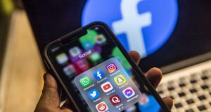ЄС планує обмеження для дітей у соцмережах та онлайн-іграх У Євросоюзі мають намір запровадити вікові обмеження на соцмережі та чат-боти ІІ