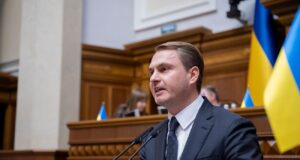 Верховна Рада звільнила Руслана Кравченка з посади генерального прокурора Рада відправила генпрокурора Кравченка у відставку