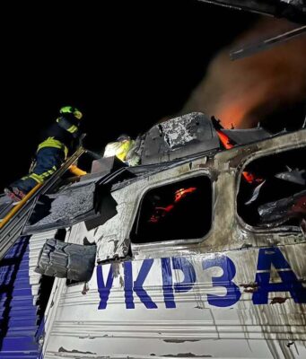 На Волині поруч кордону з Польщею через атаку РФ горів тепловоз На-Волині-поруч-кордону-з-Польщею-через-атаку-РФ-горів-тепловоз