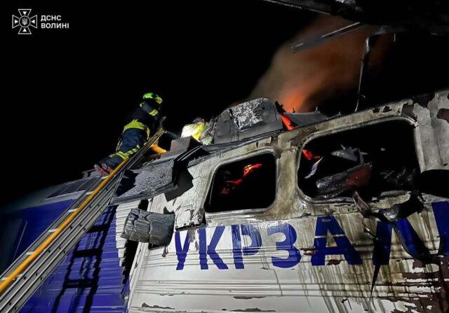 На Волині поруч кордону з Польщею через атаку РФ горів тепловоз На-Волині-поруч-кордону-з-Польщею-через-атаку-РФ-горів-тепловоз