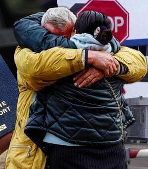 Українкам-у-ЄС-радять-мати-ще-один-документ:-що-може-знадобитися-для-тимчасового-захисту