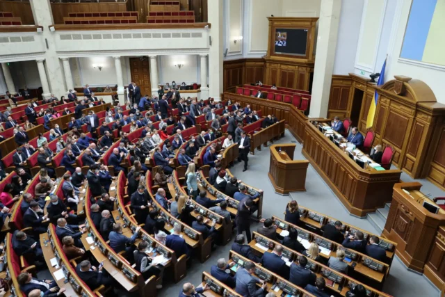 Рада не підтримала спрямування експортних платежів за зброю на потреби армії Рада не підтримала спрямування експортних платежів за зброю на потреби армії