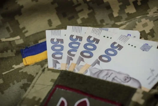 Проблеми з виплатами для поранених військових в Україні Без-грошей-в-лікарні:-чому-військові-не-можуть-отримати-виплати-за-поранення?