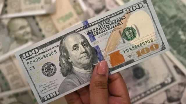 Кабмін спрогнозував курс долара на кінець 2027 року Кабмін спрогнозував курс долара на кінець 2027 року