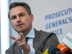 Верховна Рада України відсторонила Руслана Кравченка з посади генпрокурора Україна-без-генпрокурора-Усе-що-відомо-на-цей-час-про-відставку-Кравченка-і-його-виїзд.