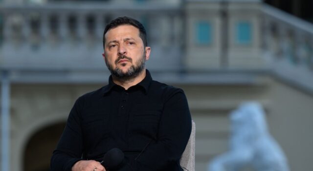 Володимир Зеленський обговорив організацію виборів в Україні за кордоном та на окупованих територіях Зеленський назвав умову для проведення виборів в Україні