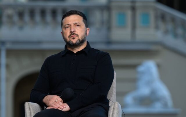 Володимир Зеленський обговорив організацію виборів в Україні за кордоном та на окупованих територіях Зеленський назвав умову для проведення виборів в Україні