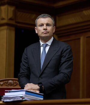 marchenko__facebook_com_minfin_gov_ua_88b38b70b4041c1e62105acf7a67aac4_1300x820.jpg “Далі тягнути уже немає куди”: Марченко закликав Раду підтримати податок на посилки