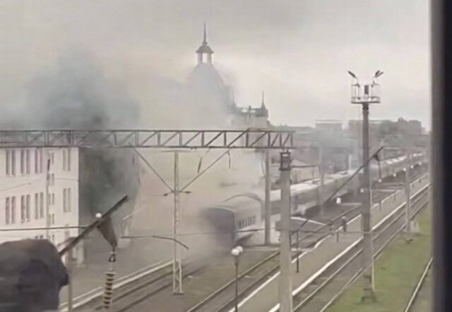 Шестеро жителів Луцької громади, майно яких постраждало від обстрілу Росії, отримають допомогу Шестеро-жителів-Луцької-громади,-майно-яких-постраждало-від-обстрілу-Росії,-отримають-допомогу