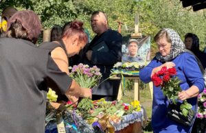 Нововолинськ провів в останню путь Захисника Валентина Кушнірука Нововолинськ-попрощався-із-Героєм-Валентином-Кушніруком