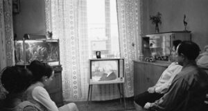 Зумери вважають за покарання 6 повсякденних речей із 1980-х років Зумери-вважають-за-покарання-6-повсякденних-речей-із-1980-х-років