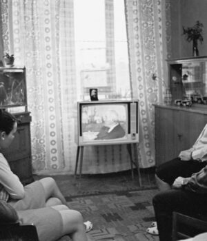 Зумери-вважають-за-покарання-6-повсякденних-речей-із-1980-х-років