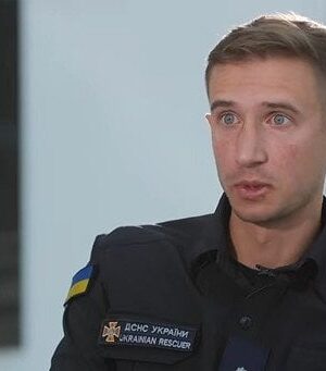 “Розбирали-дах,-бо-дерево-палало-під-металом”:-рятувальник-розповів-про-найскладніші-пожежі-в-Лаврі,-книжковому. “Розбирали-дах,-бо-дерево-палало-під-металом”:-рятувальник-розповів-про-найскладніші-пожежі-в-Лаврі,-книжковому.