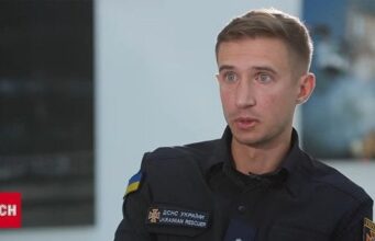 “Розбирали дах, бо дерево палало під металом”: рятувальник розповів про найскладніші пожежі в Лаврі, книжковому... “Розбирали-дах,-бо-дерево-палало-під-металом”:-рятувальник-розповів-про-найскладніші-пожежі-в-Лаврі,-книжковому.