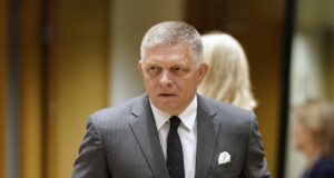 Прем’єр Словаччини висловив занепокоєння щодо участі країни у військових конфліктах Фіцо дав зрозуміти, що Словаччина не допомагатиме НАТО у разі війни