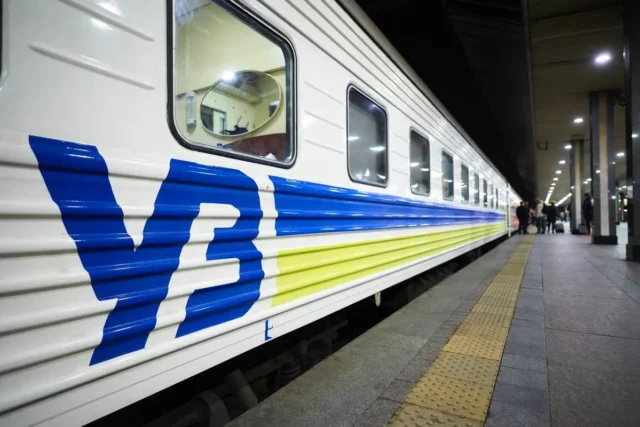 Уряд затвердив правила роботи залізниці під час повітряної тривоги Уряд затвердив правила роботи залізниці під час повітряної тривоги