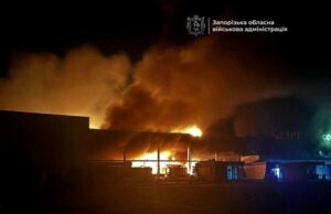 РФ вгатила по ТЦ у великому місті: пожежа охопила понад 10 тисяч “квадратів”, є поранений... РФ-вгатила-по-ТЦ-у-великому-місті:-пожежа-охопила-понад-10-тисяч-“квадратів”,-є-поранений.