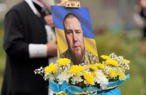 Прощання з Ігорем Степанюком: Герой Нововолинської громади Нововолинці-назавжди-попрощалися-з-Героєм-Ігорем-Степанюком