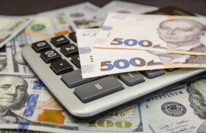 Курс валют в Україні сьогодні: скільки коштує долар і євро 19 вересня Курс-валют-в-Україні-сьогодні:-скільки-коштує-долар-і-євро-19-вересня