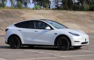 Не Китай і не США: де у світі найдешевше продають популярну модель Tesla, – Bloomberg Не-Китай-і-не-США:-де-у-світі-найдешевше-продають-популярну-модель-tesla,-–-bloomberg