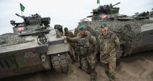 НАТО підтверджує готовність реагувати на загрози з боку Росії на східному фланзі Європи НАТО готове до будь-яких провокацій та атак Росії, – генерал Альянсу