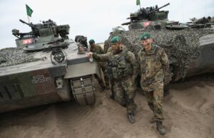 НАТО підтверджує готовність реагувати на загрози з боку Росії на східному фланзі Європи НАТО готове до будь-яких провокацій та атак Росії, – генерал Альянсу