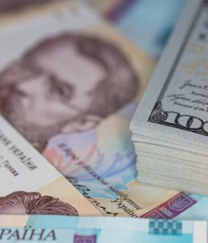 Скільки-коштують-долар-та-євро-в-Україні-сьогодні:-курс-валют-20-вересня Скільки-коштують-долар-та-євро-в-Україні-сьогодні:-курс-валют-20-вересня