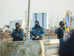 Двом беркутівцям оголосили підозри за воєнні злочини на блокпосту під Армянськом Двом беркутівцям оголосили підозри за воєнні злочини на блокпосту під Армянськом