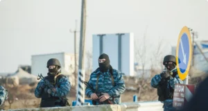 Двом беркутівцям оголосили підозри за воєнні злочини на блокпосту під Армянськом Двом беркутівцям оголосили підозри за воєнні злочини на блокпосту під Армянськом