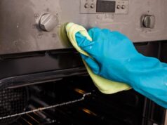 Ручки духовки вкрилися жиром: як швидко очистити їх без пошкоджень Ручки-духовки-вкрилися-жиром:-як-швидко-очистити-їх-без-пошкоджень
