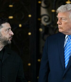 tramp_volodimir_zelenskiy_28_12_2025_r_florida__gettyimages_2253058895_b60665656b0ceb6ab08c55637df.jpg Трамп під час дзвінка з Зеленським вкотре просив припинити удари по НПЗ РФ, – Axios