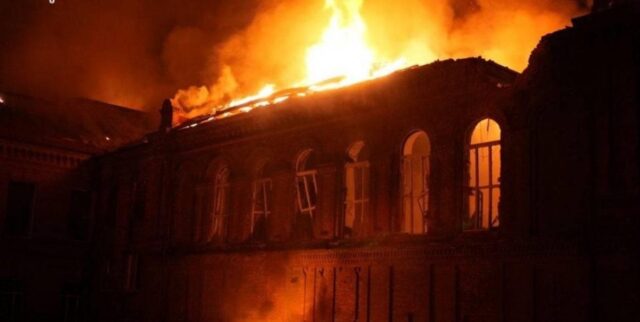 Росіяни вдарили по найстарішому корпусу Запорізького національного університету Росіяни-вдарили-по-найстарішому-корпусу-Запорізького-національного-університету