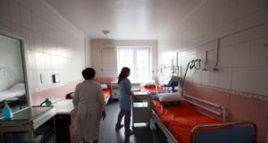 Кабмін затвердив нові правила роботи лікарень під час повітряних тривог Лікарні працюватимуть під час повітряних тривог по-новому: Кабмін ухвалив правила