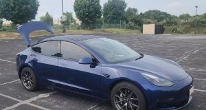 Чоловік встановив сонячну плівку на Tesla: він розповів про результати через місяць Чоловік-встановив-сонячну-плівку-на-tesla:-він-розповів-про-результати-через-місяць