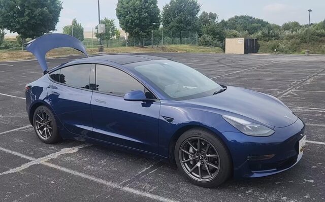 Чоловік встановив сонячну плівку на Tesla: він розповів про результати через місяць Чоловік-встановив-сонячну-плівку-на-tesla:-він-розповів-про-результати-через-місяць