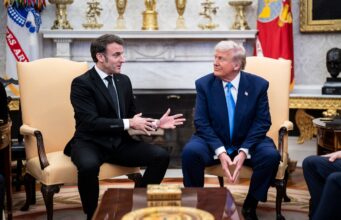 Макрон обговорив з Трампом ініціативи щодо енергетичного мораторію між Україною та РФ Макрон заявив, що обговорив із Трампом енергетичне перемир’я між Україною та Росією