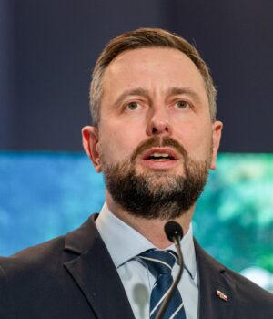 Пентагон раптово скасував візит глави Міноборони Польщі до США через НАТО